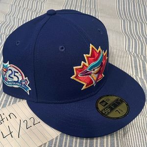 Brand new hat from Hat club . Size 7 3/8 brand new never worn